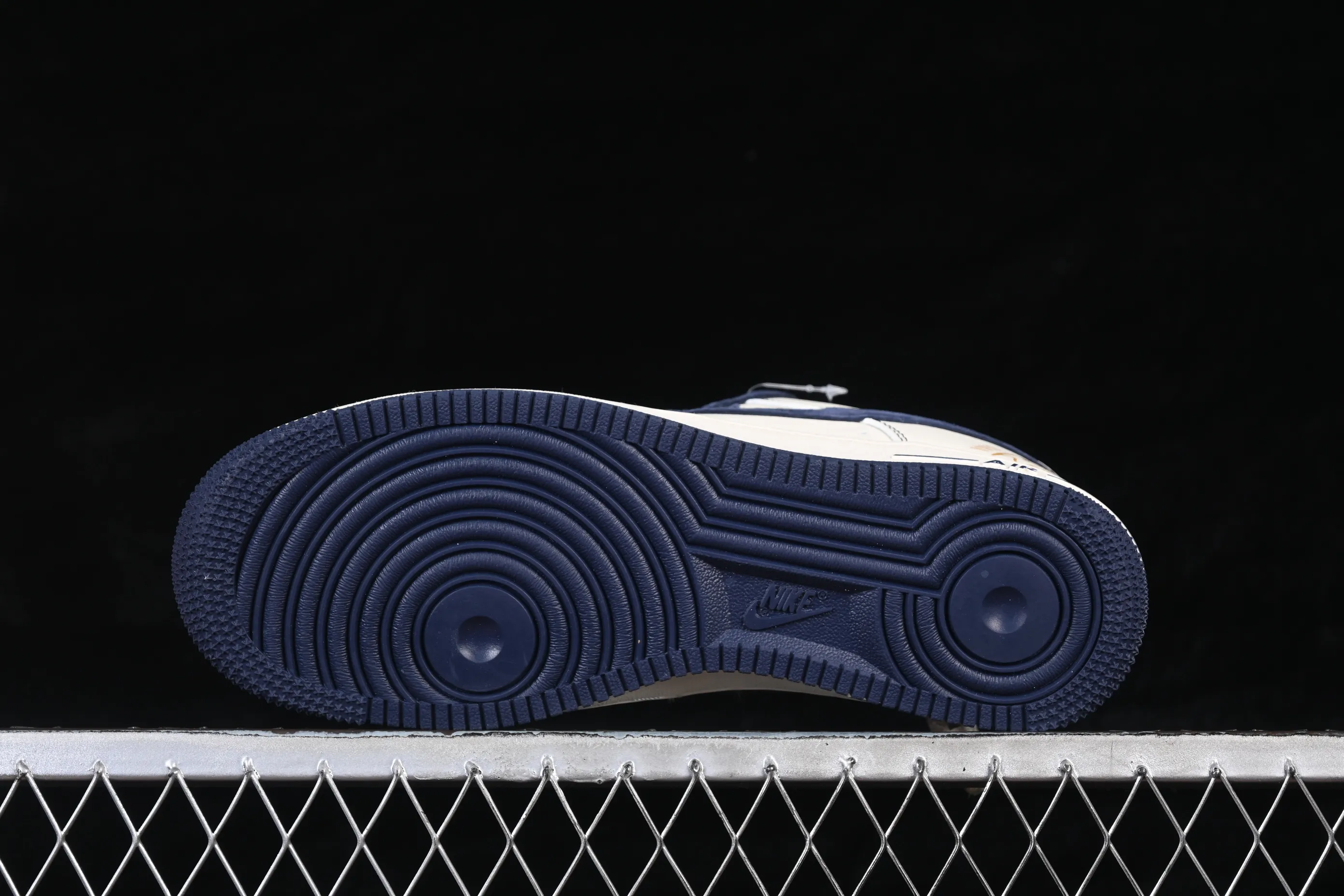 All categories Nk Air Force 1 Air Force series Nk Air Force 1 Low Air Force low-top Nike Air Force 1'07 Low Year of the Horse limited edition Navy blue Prancing Horse Air Force 1 low-top casual sneakers XD0028-013